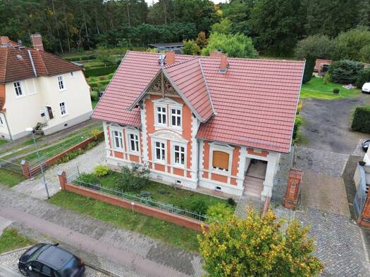 Villa zum Kauf provisionsfrei 580.000 € 11 Zimmer 300 m² 650 m² Grundstück Wittenberge 19322