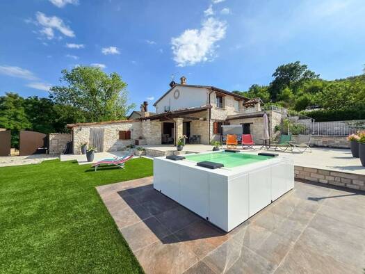 Haus zum Kauf 450.000 € 230 m² 600 m² Grundstück Acqualagna 61041