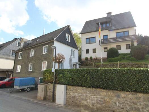 Mehrfamilienhaus zum Kauf als Kapitalanlage geeignet 309.000 € 7 Zimmer 246 m² 609 m² Grundstück Antfeld Olsberg 59939