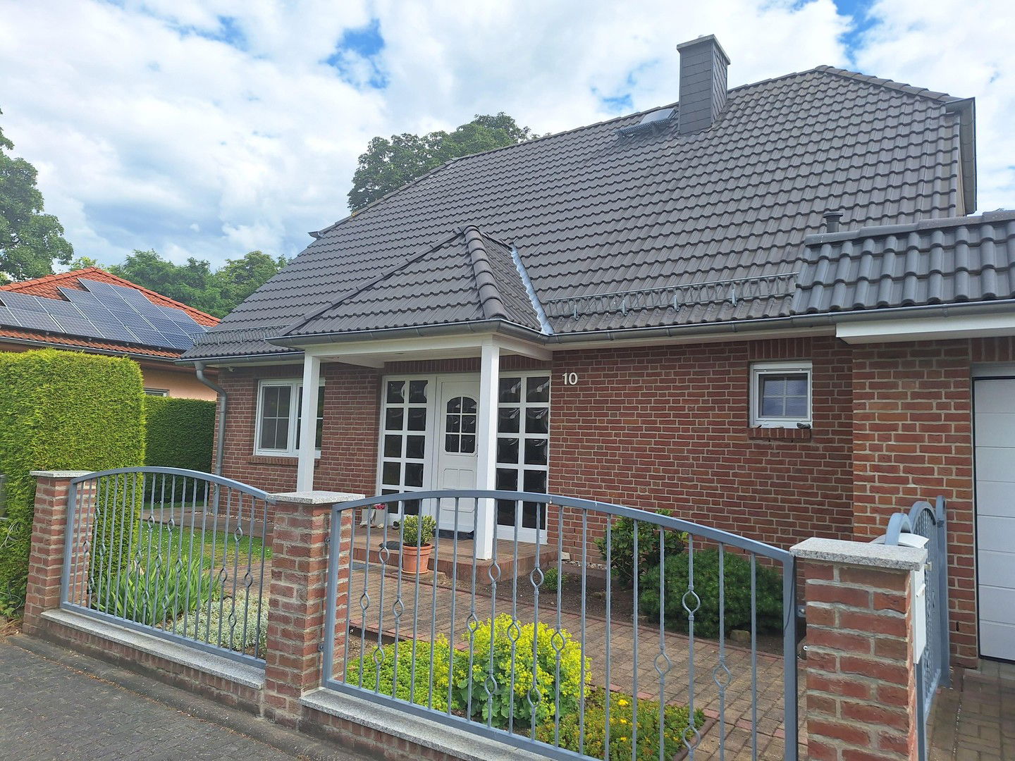 Einfamilienhaus zum Kauf provisionsfrei 475.000 € 5 Zimmer 129 m²<br/>Wohnfläche 561 m²<br/>Grundstück Merseburg Merseburg 06217