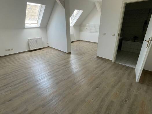 Wohnung zur Miete 249 € 2 Zimmer 42,4 m² 4. Geschoss frei ab 01.12.2026 Wittenberger Straße 5 Bernsdorf Chemnitz 09126
