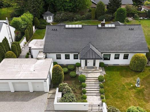 Einfamilienhaus zum Kauf 7 Zimmer 332 m² 1.592 m² Grundstück Rabenberg Mitte-West 38444
