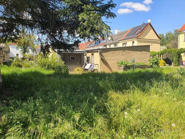 Grundstück zum Kauf 85.000 € 550 m² Grundstück frei ab sofort Borna 04552