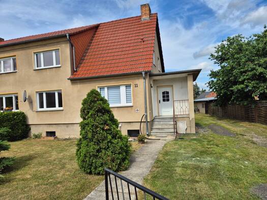 Doppelhaushälfte zum Kauf provisionsfrei 145.000 € 5 Zimmer 120 m² 880 m² Grundstück frei ab sofort Siegadeler Straße Groß Leine Märkische Heide 15913