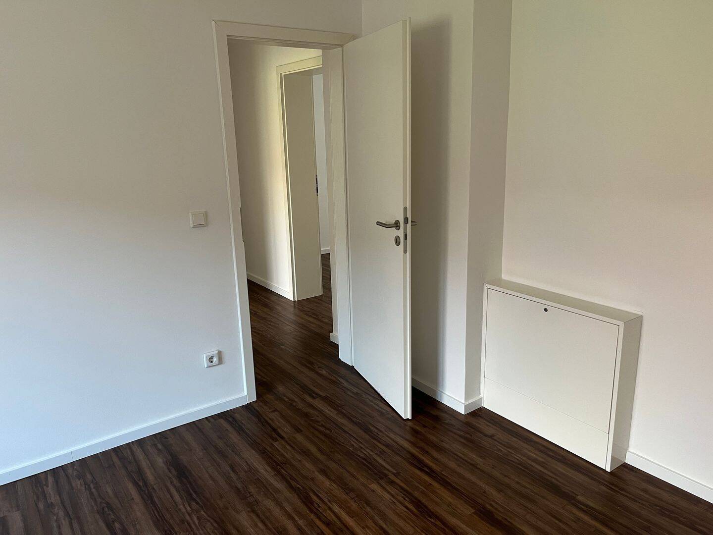 Erstbezug nach Renovierung - 3 ZW im 1. OG mit Balkon zum Innenhof, modernes Tageslichtbad mit Badewanne - ab sofort bezugsbereit – Nürnberg – Vorschaubild 15