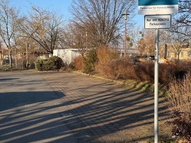 Außenstellplatz zur Miete provisionsfrei 41 € Altenberger Straße Seidnitz/Dobritz Ortsamtsbereich Blasewitz 01277