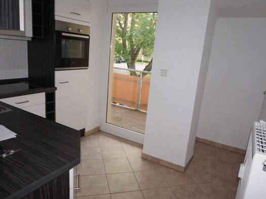 Studio zur Miete 390 € 3 Zimmer 64,4 m² 1. Geschoss frei ab 01.06.2026 Agnesstraße 14 Schloßchemnitz Chemnitz 09113