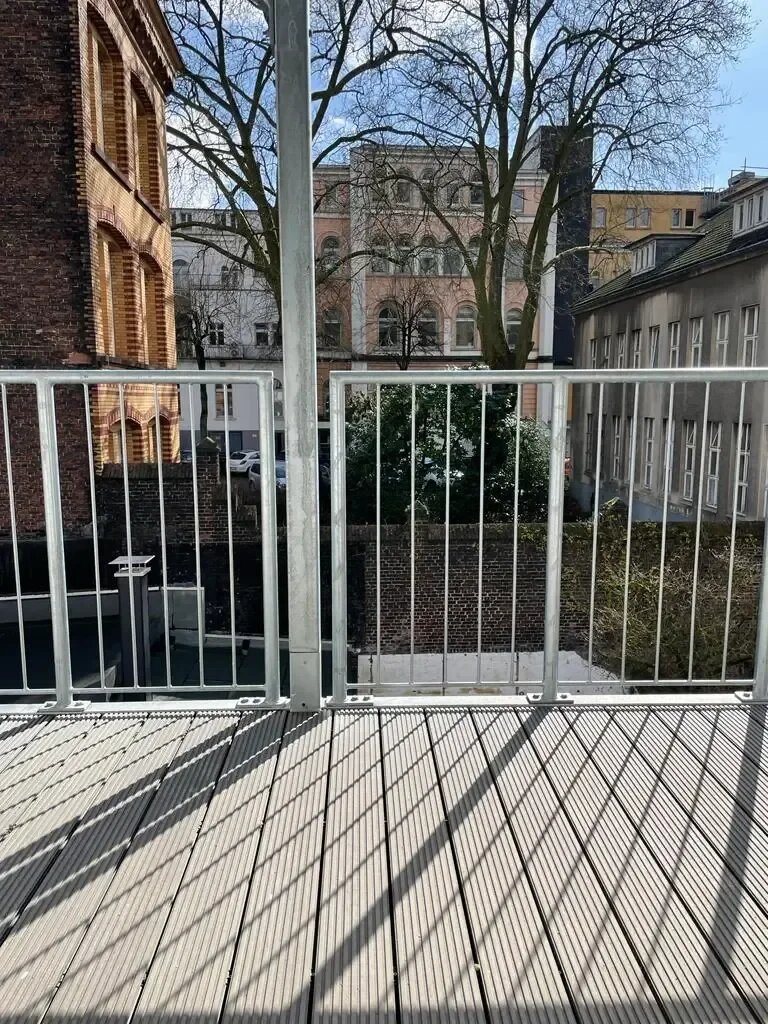 Wohnung zur Miete 700 € 4 Zimmer 99 m²<br/>Wohnfläche ab sofort<br/>Verfügbarkeit Ernststraße Arrenberg Wuppertal 42117