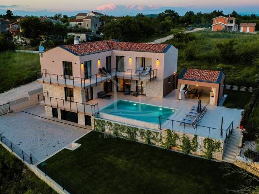 Villa zum Kauf - Erstbezug 1.187.500 € 5 Zimmer 377 m² 974 m² Grundstück Visnjan 52440