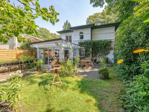 Haus zum Kauf 1.195.000 € 4 Zimmer 129 m² 657 m² Grundstück Nienstedten Altona 22587