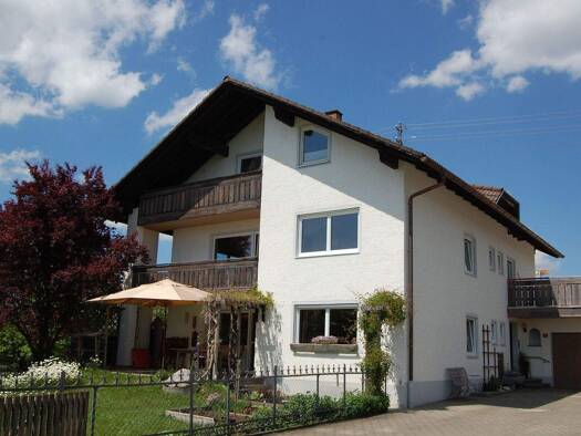 Wohnung zur Miete 1.000 € 4 Zimmer 104 m² 1. Geschoss frei ab 01.04.2026 Ettringen 86833