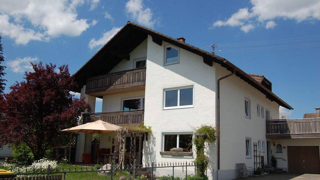 Wohnung zur Miete 1.000 € 4 Zimmer 104 m² 2. Geschoss frei ab 01.04.2026 Ettringen 86833