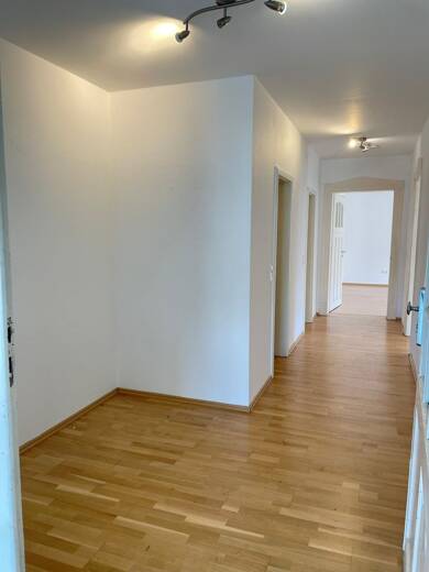 Wohnung zur Miete 1.080 € 3 Zimmer 98 m² 3. Geschoss frei ab 01.07.2025 Vor der Kinzigbrücke 11 Nordwest Hanau 63452