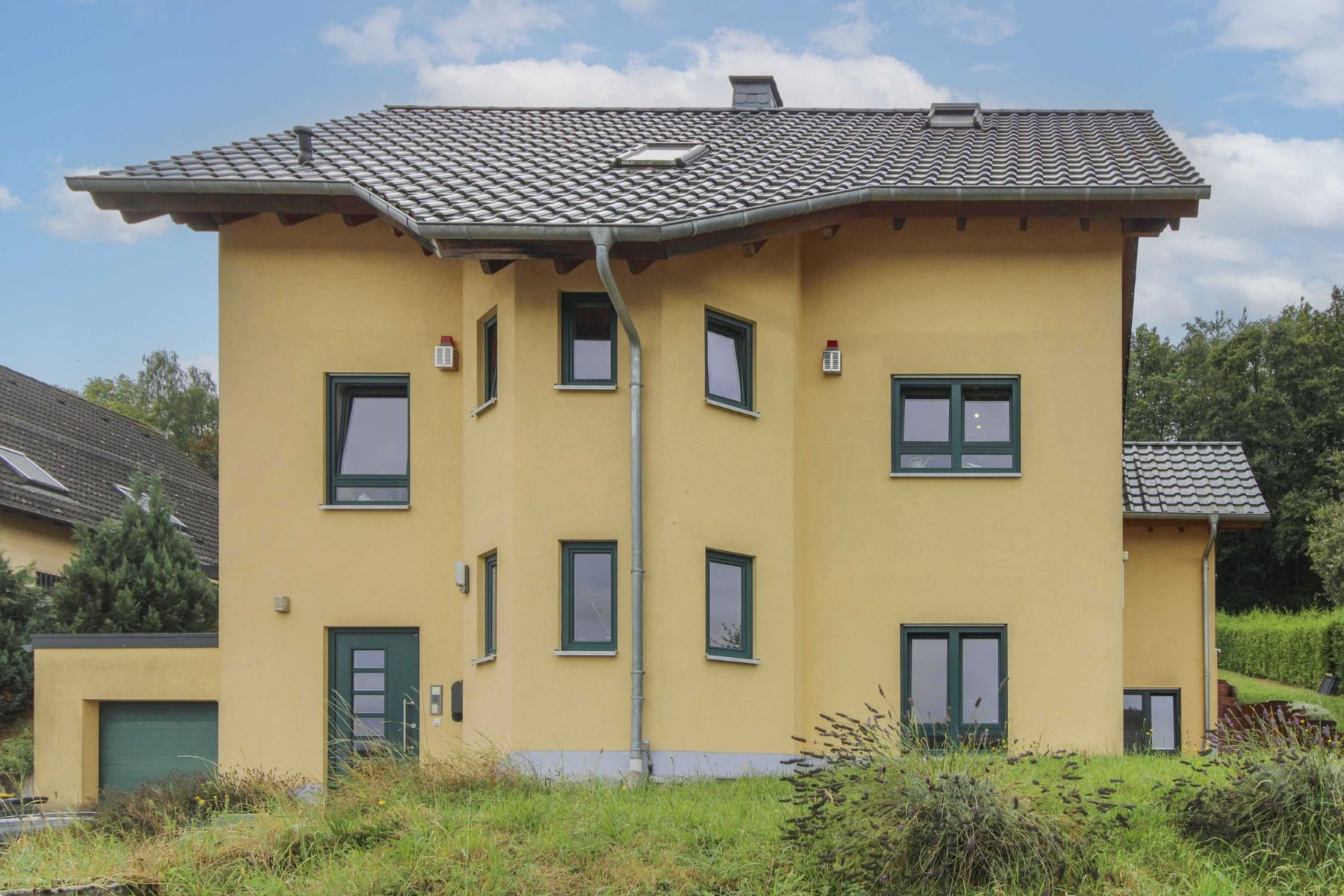 Immobilie zum Kauf als Kapitalanlage geeignet 949.000 € 6 Zimmer 240 m²<br/>Fläche 856 m²<br/>Grundstück Königshofen Niedernhausen 65527