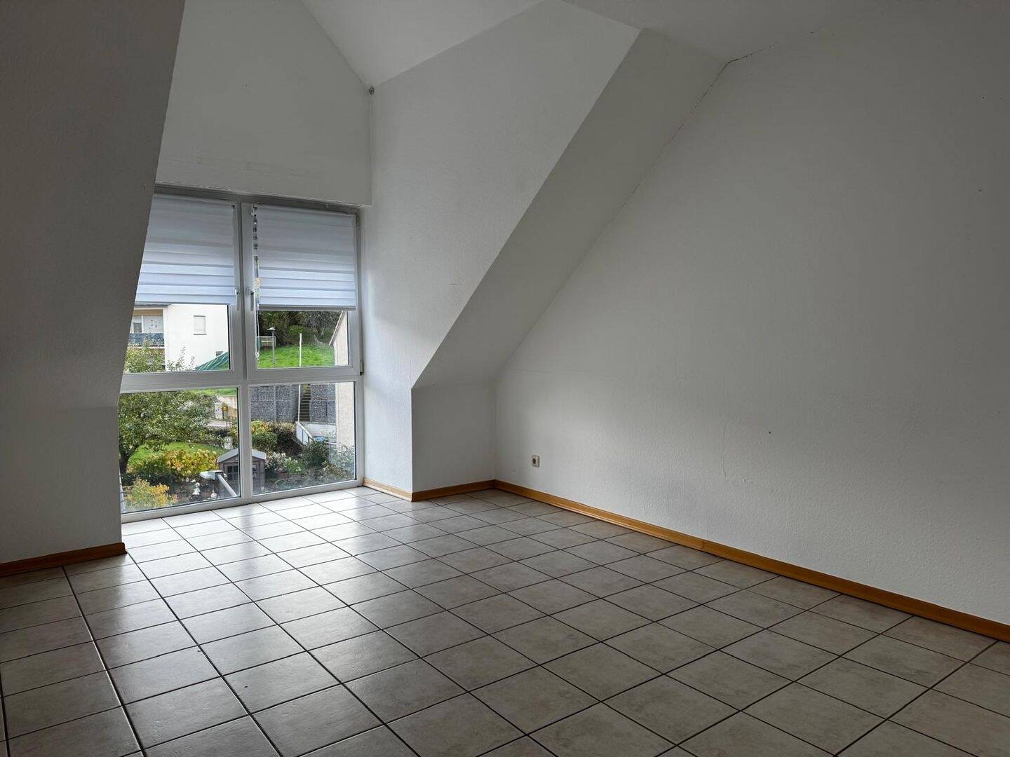 Immobilie in Gerolstein - Dachgeschosswohnung in Gerolstein - Bild 2