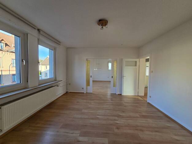 Wohnung zur Miete 950 € 2,5 Zimmer 74 m² 1. Geschoss frei ab 01.09.2026 Bergen-Enkheim Frankfurt am Main / Bergen-Enkheim 60388