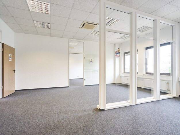 Bürofläche zur Miete 2 € 69,7 m² Bürofläche teilbar ab 13,4 m² Kimplerstraße 278-296 Fischeln Krefeld 47807
