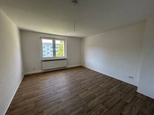 Wohnung zur Miete 410 € 3 Zimmer 57,4 m² 3. Geschoss frei ab 15.11.2026 Joseph-Haydn-Straße 6 Suhl Suhl 98529
