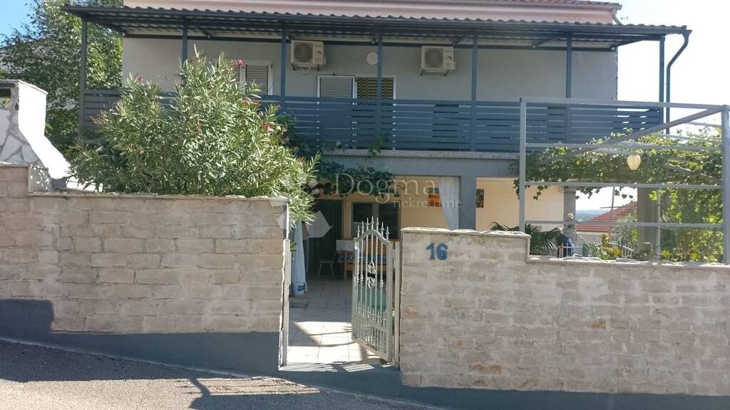 Haus zum Kauf 460.000 € 12 Zimmer 330 m² 140 m² Grundstück Obrovac 23450