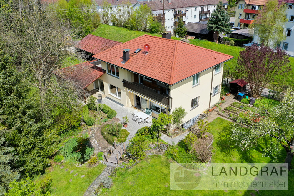 Villa zum Kauf 918.000 € 7 Zimmer 279,4 m²<br/>Wohnfläche 2.901 m²<br/>Grundstück Bad Urach Bad Urach 72574