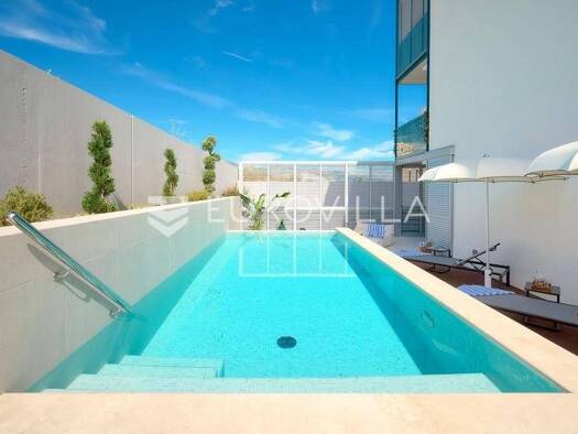 Wohnung zur Miete - Erstbezug 1.500 € 1 Zimmer 152 m² Žnjan Split 21000