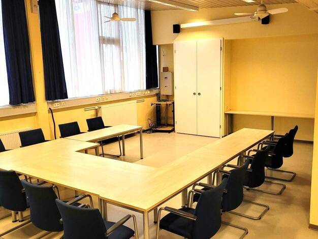 Bürofläche zur Miete provisionsfrei 7,50 € 477 m² Bürofläche teilbar ab 86 m² Fabrikstraße 10 Oppenweiler 71570