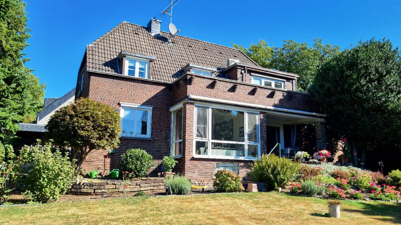 Einfamilienhaus zum Kauf 539.000 € 4 Zimmer 143 m²<br/>Wohnfläche 982 m²<br/>Grundstück Bergisch Neukirchen Leverkusen 51381