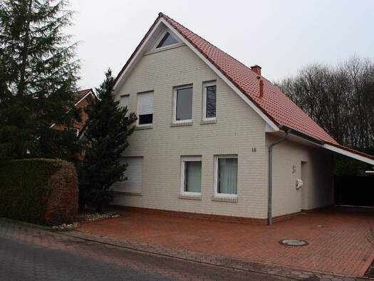 Einfamilienhaus zum Kauf 350.000 € 4 Zimmer 138 m² 678 m² Grundstück frei ab sofort Heisfelde Leer 26789