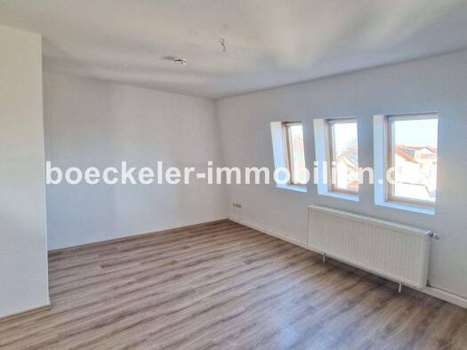Wohnung zur Miete 435 € 3 Zimmer 72,9 m² 2. Geschoss frei ab 01.04.2026 Naumburg Naumburg (Saale) 06618