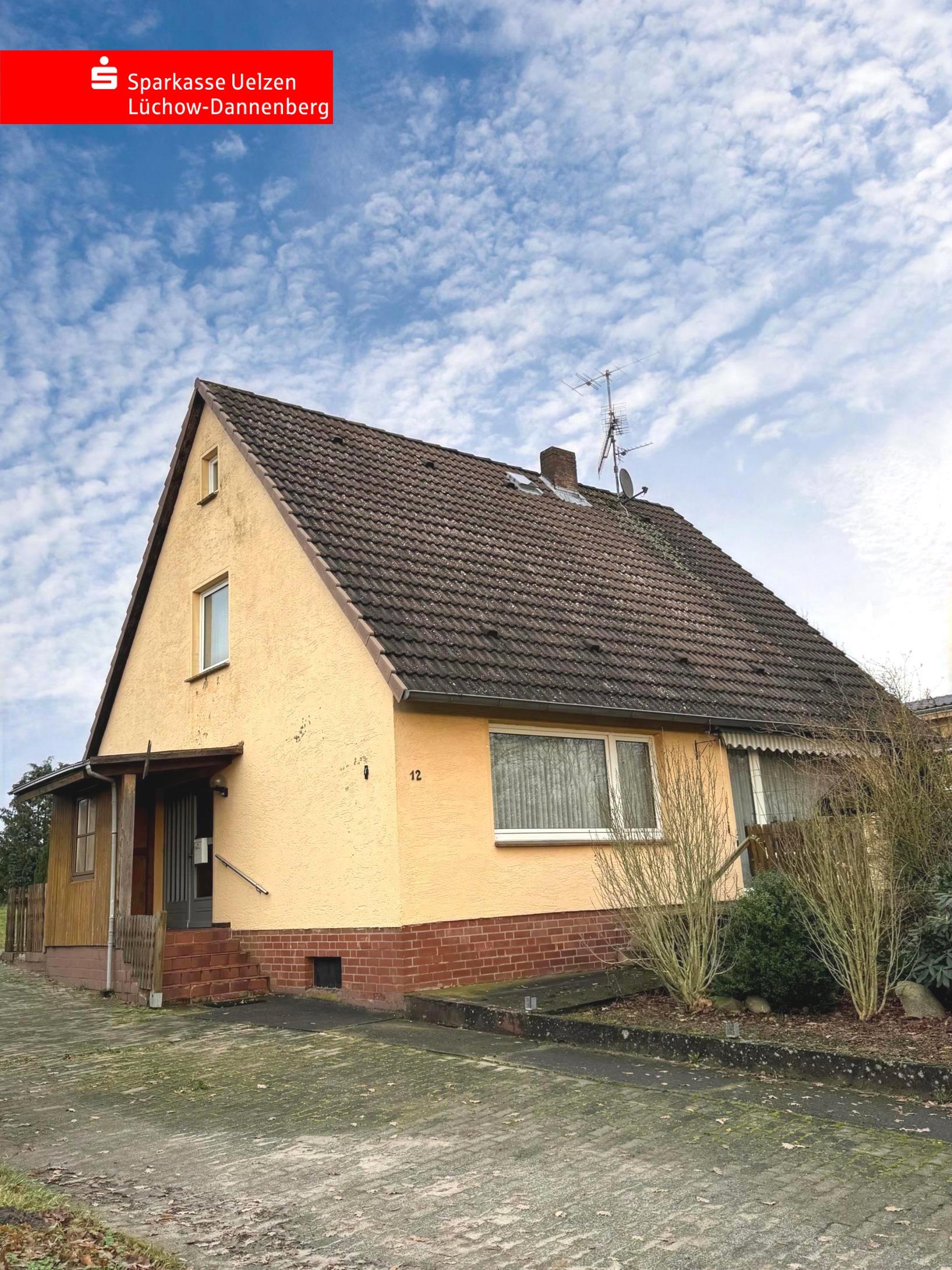 Einfamilienhaus zum Kauf 120.000 € 6 Zimmer 119,9 m²<br/>Wohnfläche 1.221 m²<br/>Grundstück Hansen Uelzen 29525