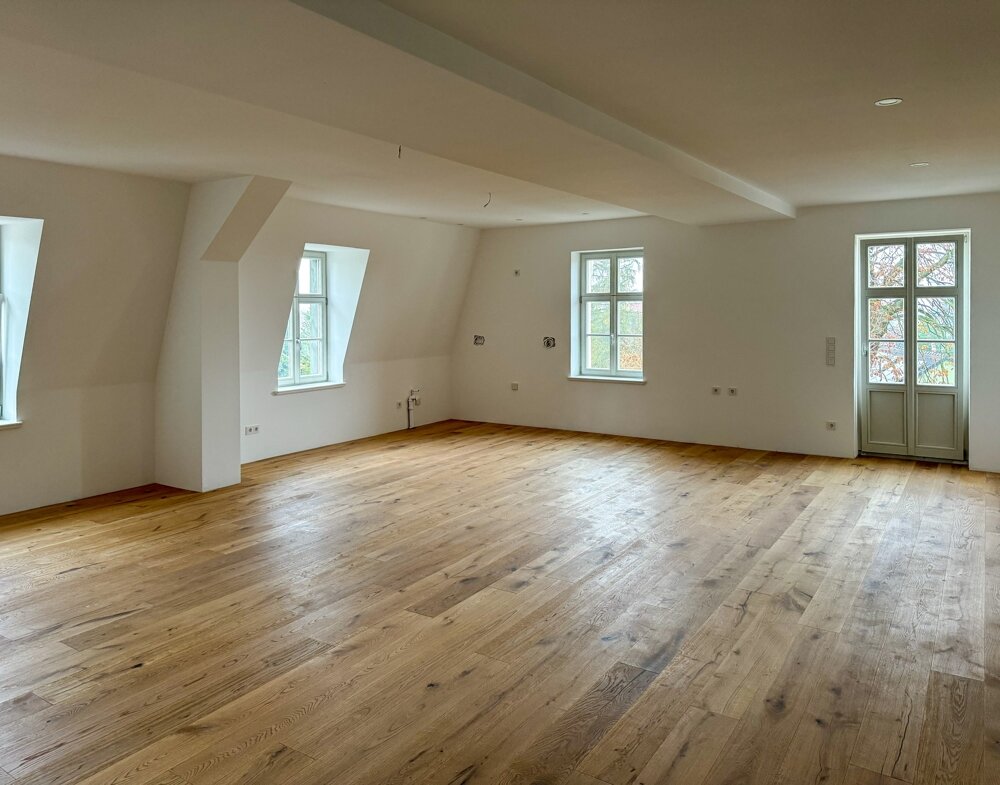 Wohnung zur Miete 1.500 € 5 Zimmer 141 m²<br/>Wohnfläche 2.<br/>Geschoss 01.02.2025<br/>Verfügbarkeit Wasserturmstraße 16 Grimma Grimma 04668