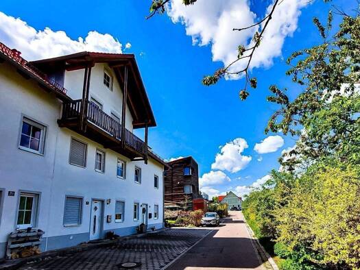 Reihenmittelhaus zum Kauf 450.000 € 6,5 Zimmer 133 m² 174 m² Grundstück Benediktinerhöhe 18 Deuerling Deuerling 93180