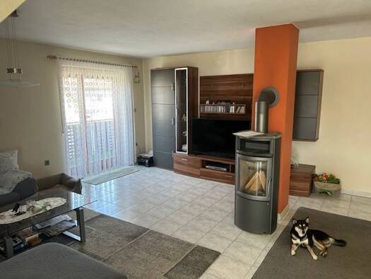 Wohnung zur Miete 990 € 4 Zimmer 114 m² frei ab 01.08.2026 Adelsdorf Adelsdorf , Mittelfr 91325