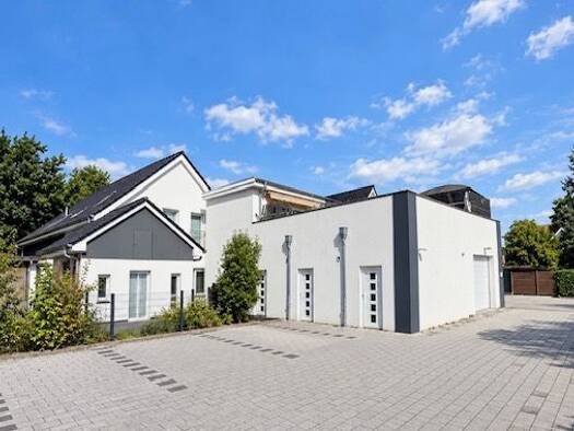 Wohnung zur Miete 1.300 € 5 Zimmer 140 m² Geschoss 1/1 frei ab sofort Cloppenburger Straße 103 Osternburg Oldenburg 26135