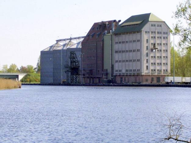 Freifläche zum Kauf provisionsfrei 400.000 € 1.000 m² Lagerfläche Dampferweg 6 Jarmen 17126