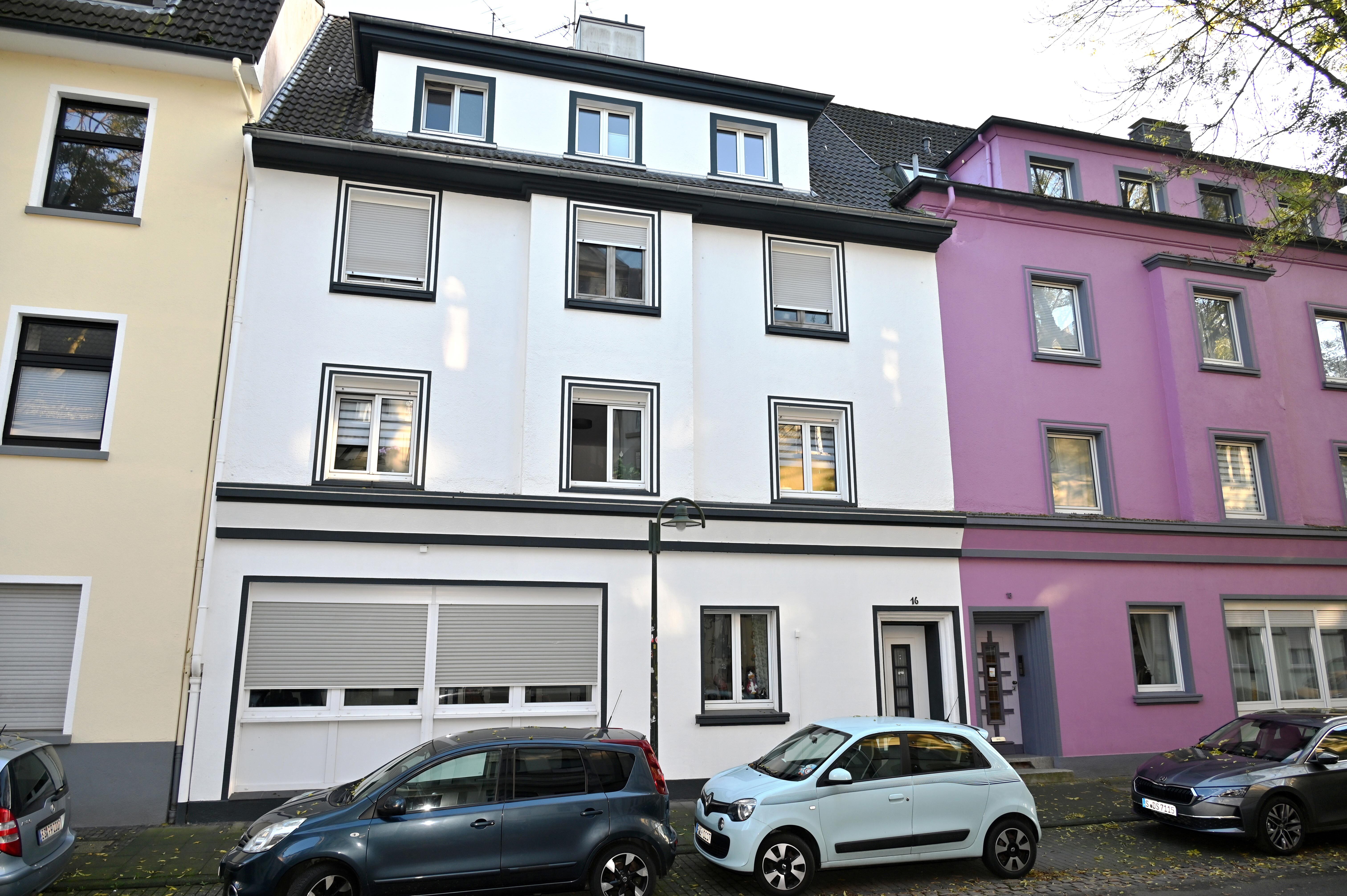 Mehrfamilienhaus zum Kauf 520.000 € 14 Zimmer 360 m²<br/>Wohnfläche 196 m²<br/>Grundstück Ohligs - Innenstadt Solingen 42697