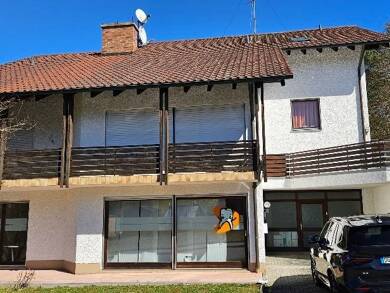 Haus zum Kauf 498.000 € 12 Zimmer 360 m² 1.693 m² Grundstück Schwaig Aldersbach 94501