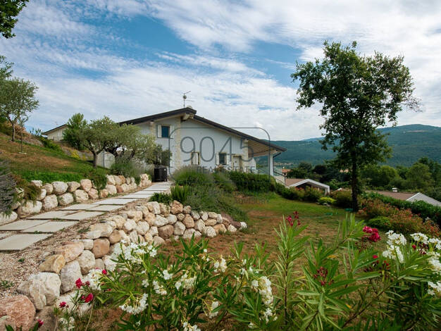 Villa zum Kauf 1.100.000 € 5 Zimmer 250 m² 1.600 m² Grundstück Costermano sul Garda 37010