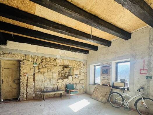 Einfamilienhaus zum Kauf 210.000 € 5 Zimmer 168 m² Lič, Fužine Fužine 51322