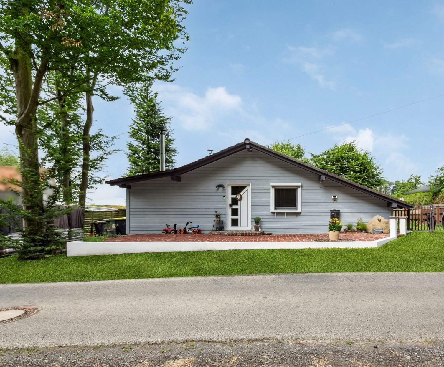 Bungalow zum Kauf 398.000 € 3 Zimmer 112 m²<br/>Wohnfläche 716 m²<br/>Grundstück Thilhove Ruppichteroth 53809