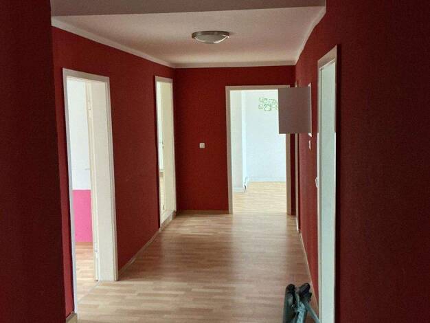Wohnung zur Miete 400 € 5 Zimmer 104,4 m² 3. Geschoss frei ab 01.01.2026 Untere Marktstraße 18 Hildburghausen 98646
