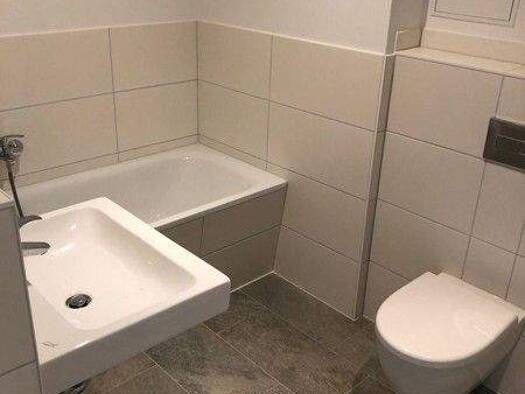 Wohnung zur Miete 1.984 € 4 Zimmer 109 m² 5. Geschoss frei ab 30.01.2026 Zwinglistr. 36 Moabit Berlin 10555