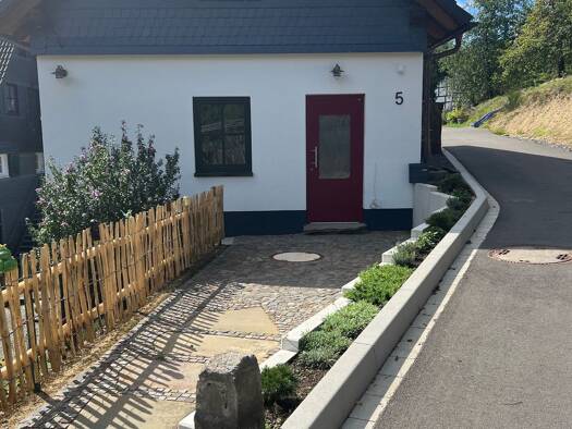 Einfamilienhaus zur Miete 1.500 € 3 Zimmer 110 m² 150 m² Grundstück frei ab 01.01.2027 Kurtensiefen Wiehl 51674