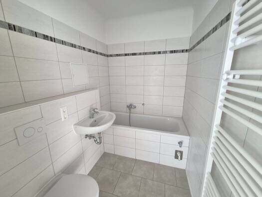 Wohnung zur Miete - Erstbezug 450 € 3 Zimmer 64,2 m² 4. Geschoss Südstraße 69 Grimma 04668