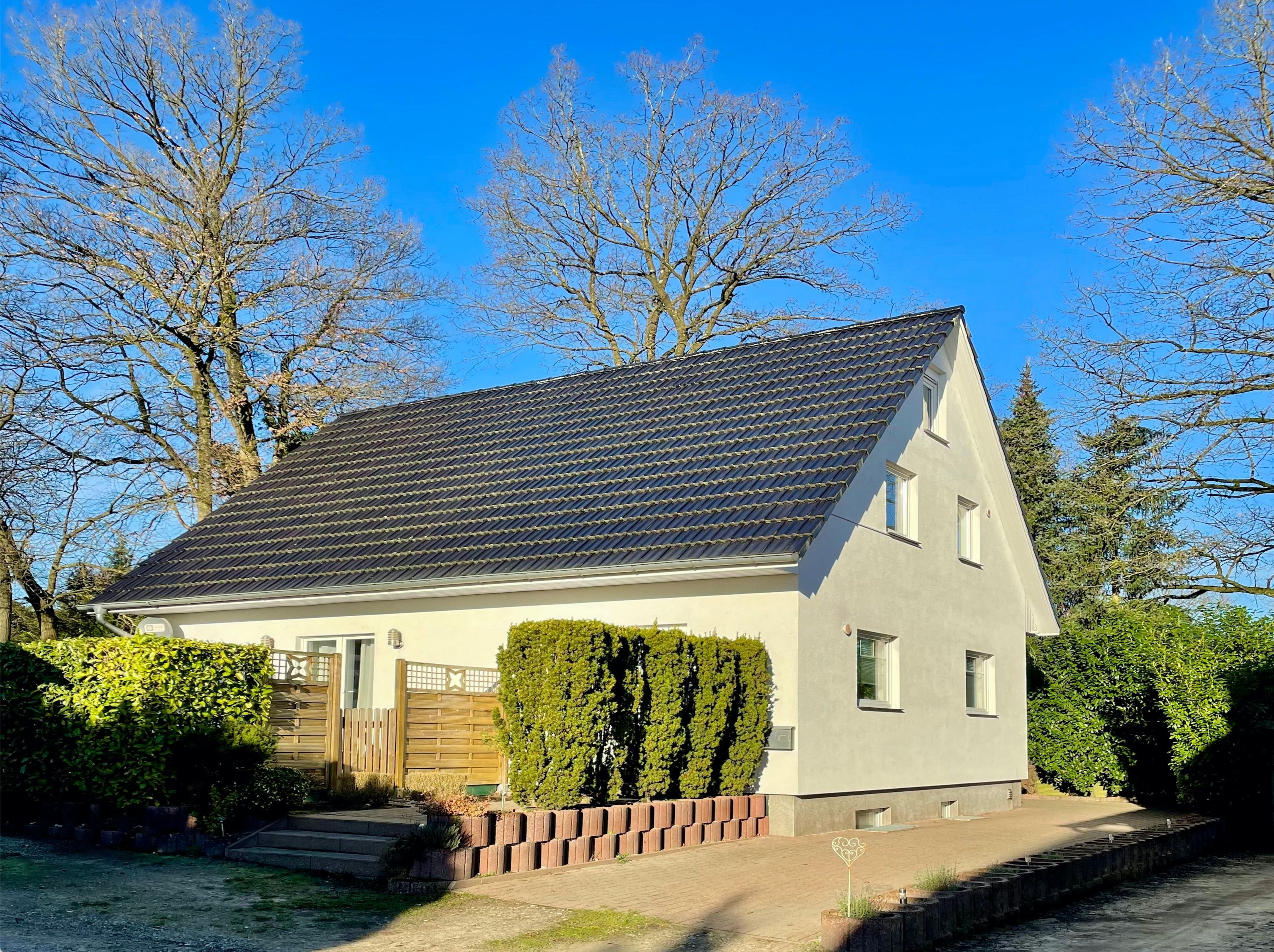 Haus zum Kauf 549.000 € 6 Zimmer 151,5 m²<br/>Wohnfläche 700 m²<br/>Grundstück 01.03.2025<br/>Verfügbarkeit Bendestorf 21227