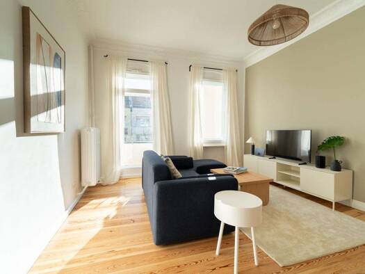 Wohnung zur Miete 1.215 € 2 Zimmer 65 m² frei ab sofort Warthestraße 11 Neukölln Berlin 12051