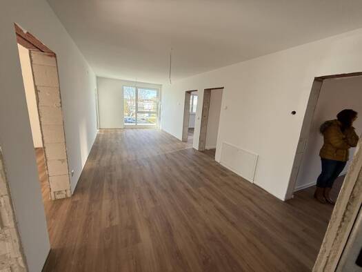 Büro zur Miete 1.370 € 137,2 m² Bürofläche Eglosheim Ludwigsburg 71634