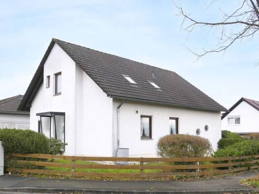 Einfamilienhaus zum Kauf 298.000 € 4 Zimmer 122,4 m² 514 m² Grundstück frei ab sofort Obervellmar Vellmar 34246