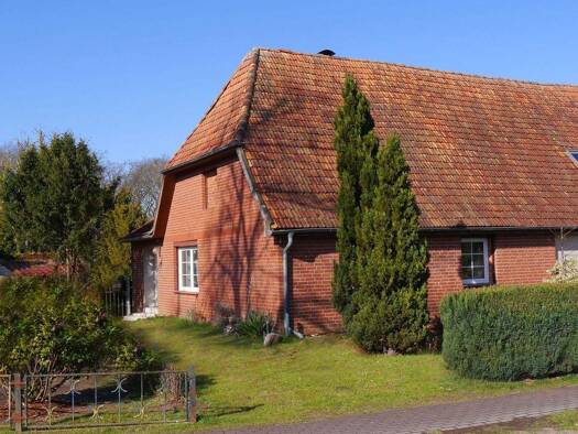 Doppelhaushälfte zum Kauf 73.000 € 3 Zimmer 650 m² Grundstück Sülstorf 19077