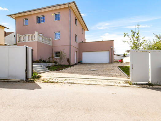 Villa zum Kauf 995.000 € 5 Zimmer 204 m² 750 m² Grundstück Staubing Kelheim 93309